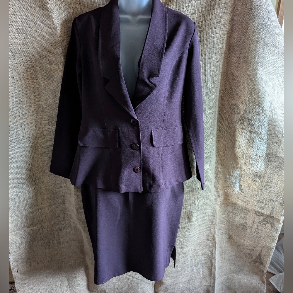 🆕LULY K | Skirt Suit Plum